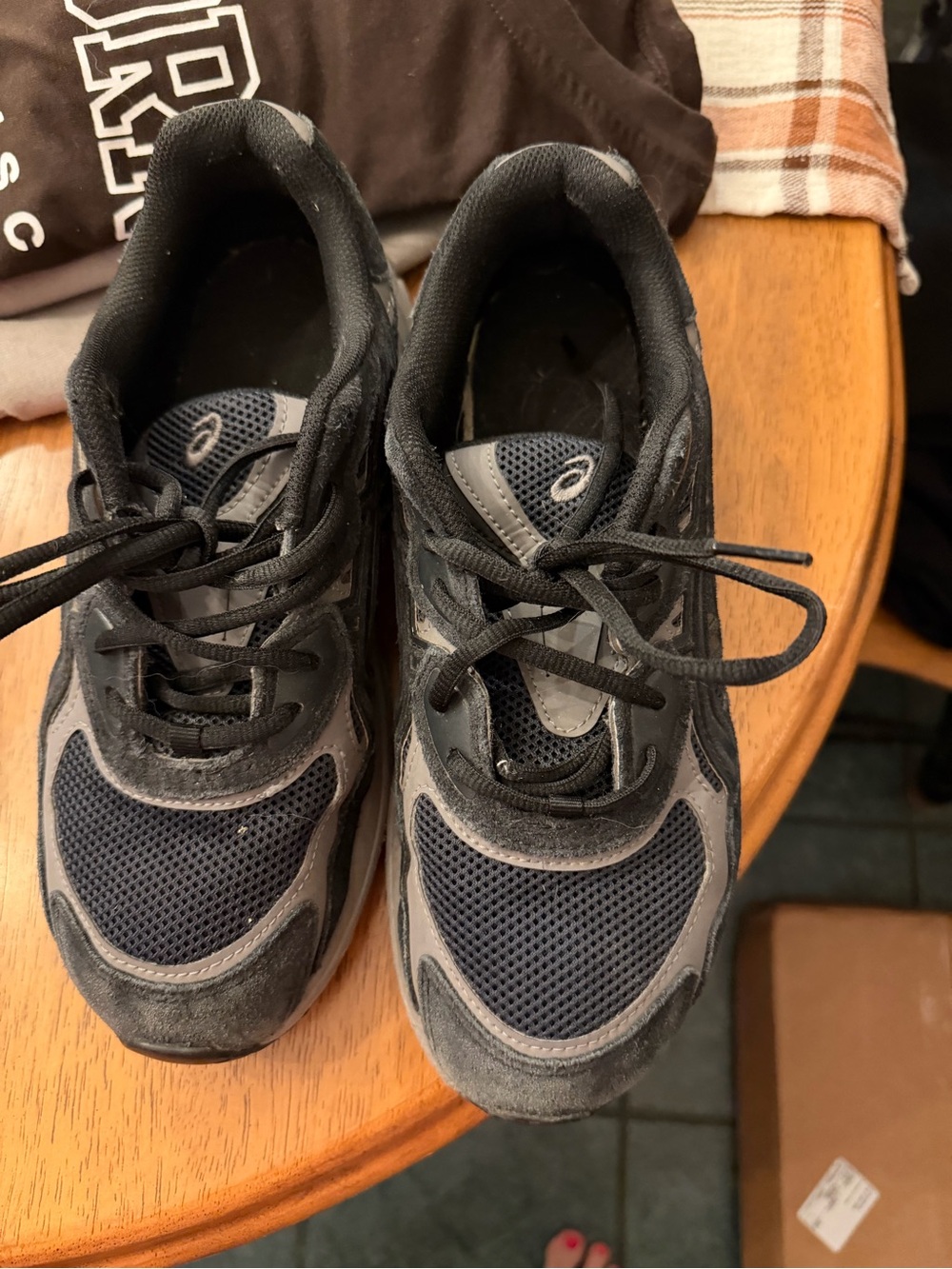 ASICS GEL-NYC GS (Grade School) in Graphite Grey/Black.